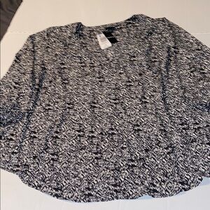 Black and white lightweight new with tags Torrid blouse size 3X 22-24